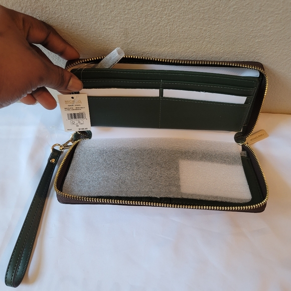 Michael kors wallet - Picture 11 of 15